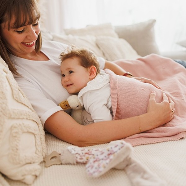 Фото - Одеяло детское всесезонное BabyOno с фланелевой подкладкой, темно-бежевая + сумка в подарок 75x100 см (1671/03)